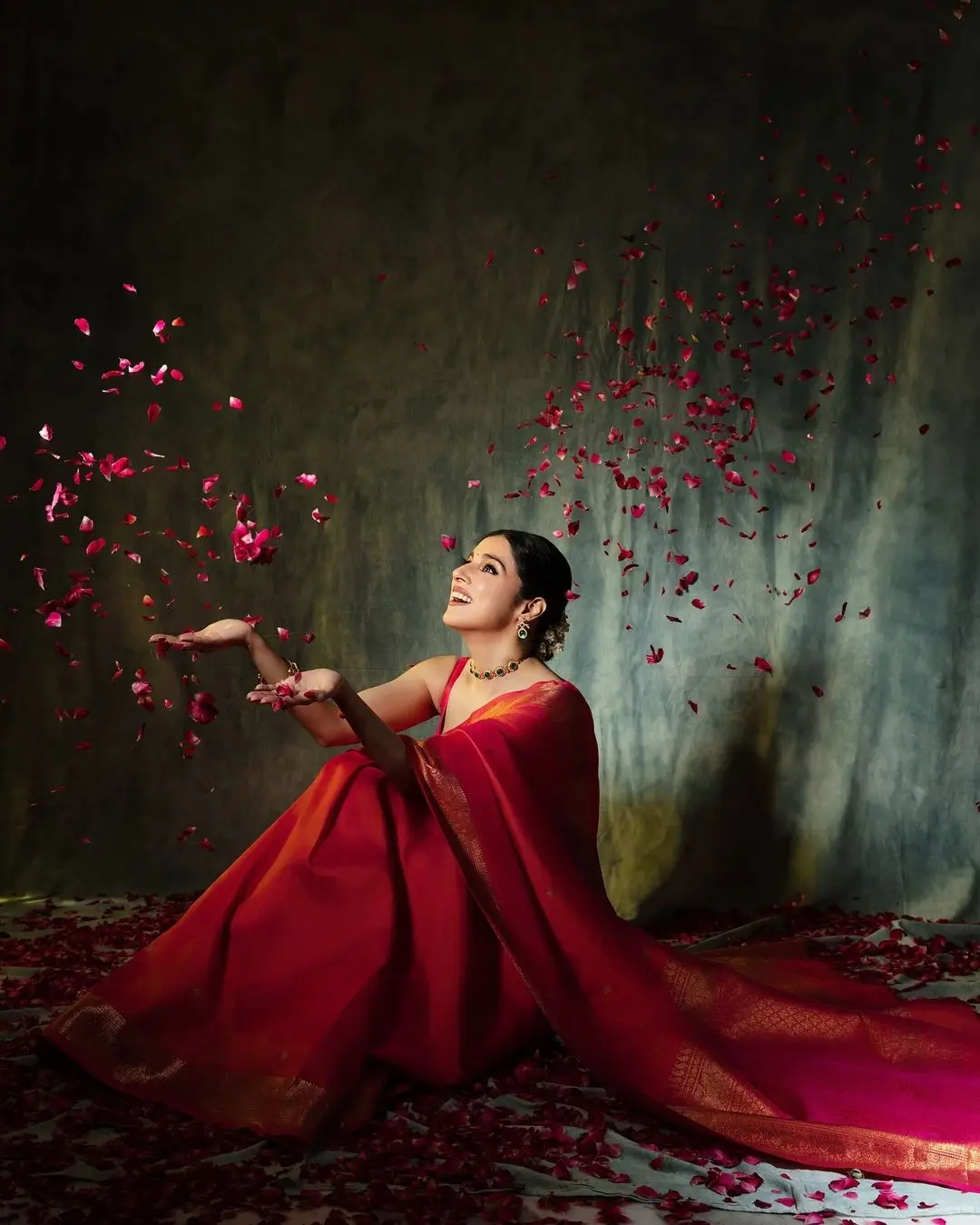 Divya Khosla Kumar Wearing Beautiful Earrings Jewellery Red Saree